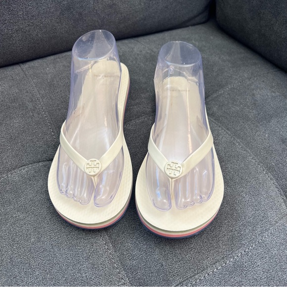Tory Burch White Sandals Flip Flops Thongs - Picture 3 of 8